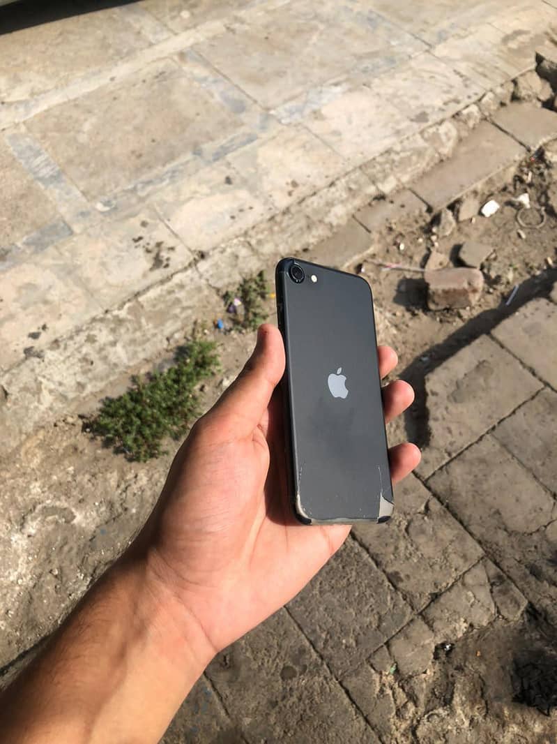 Apple iPhone SE 3rd generation 5