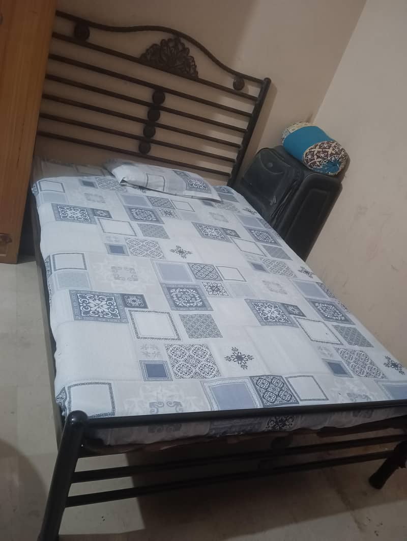 iron bed 2