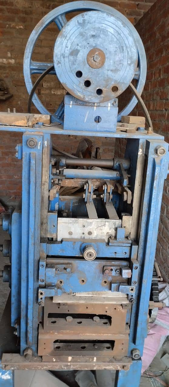 pilling and chopper machine 10