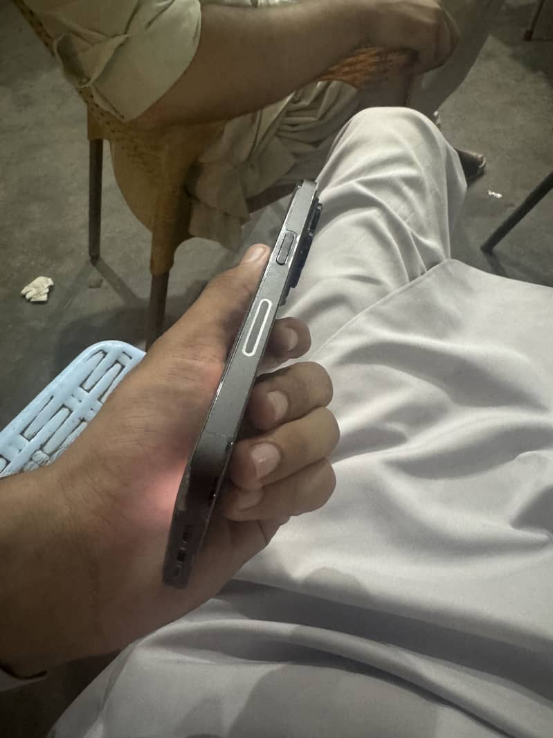 Apple iPhone 14 Pro 2