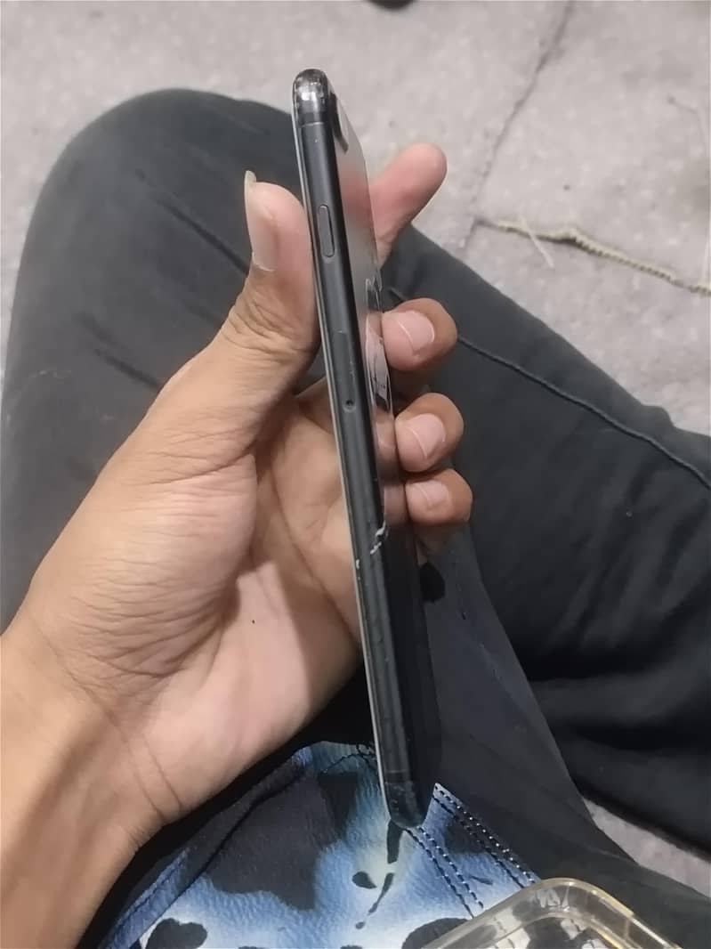 Apple iPhone 7 Plus 1