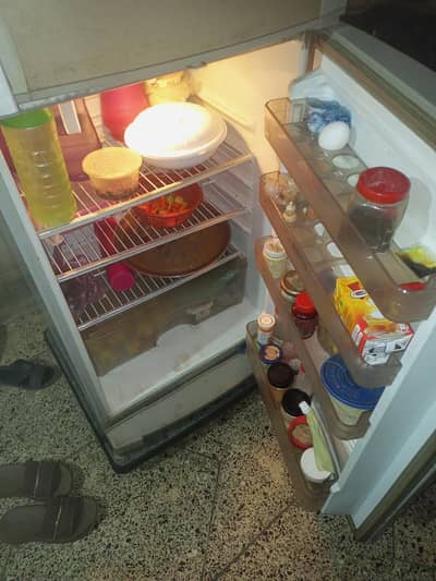 fridge achi condition me hai