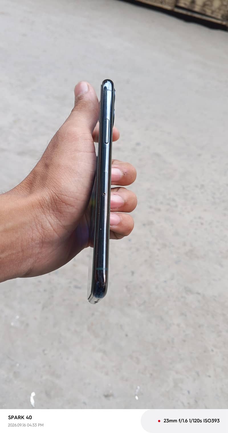 Apple iPhone 11 Pro 1