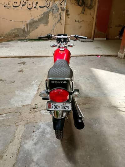 Honda 125 SE Gold Edition (03338250881)