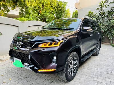 Toyota Fortuner V 2017.   urgent for sale 03440/571/710