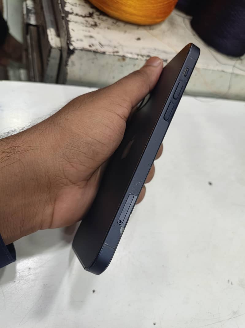 Apple iPhone 12 2