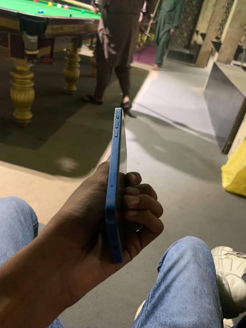 Apple iPhone 12 1