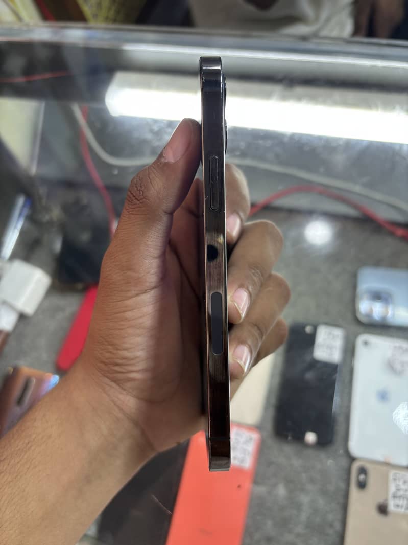 Apple iPhone 12 Pro 3