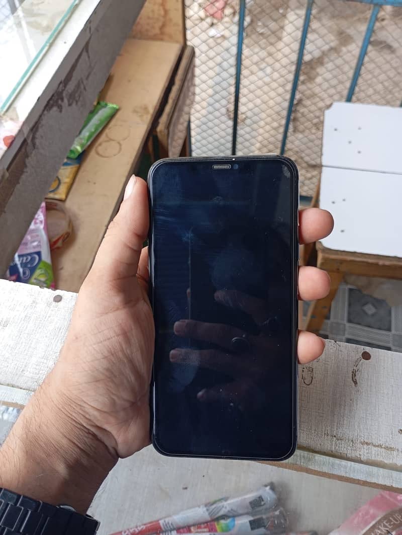 Apple iPhone 11 Pro Max 6