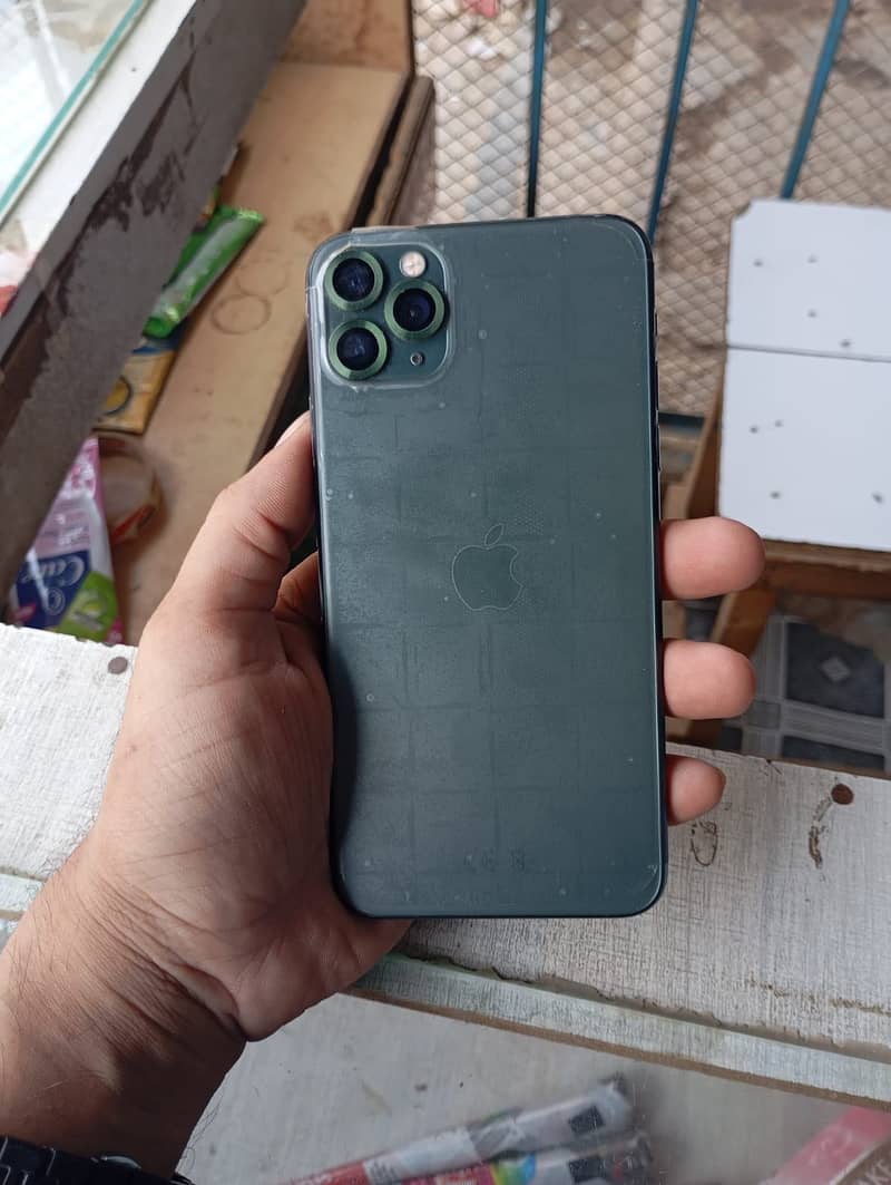 Apple iPhone 11 Pro Max 10