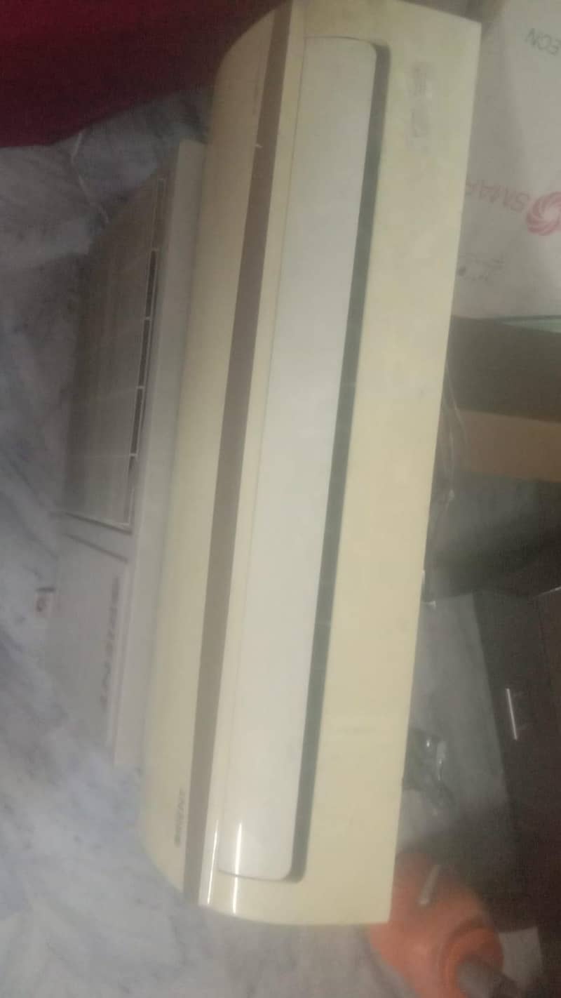 1.5 Ton excellent condition AC Split 1