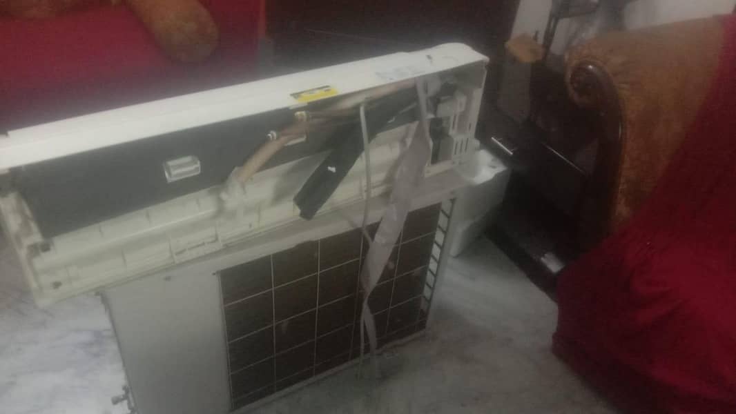 1.5 Ton excellent condition AC Split 2