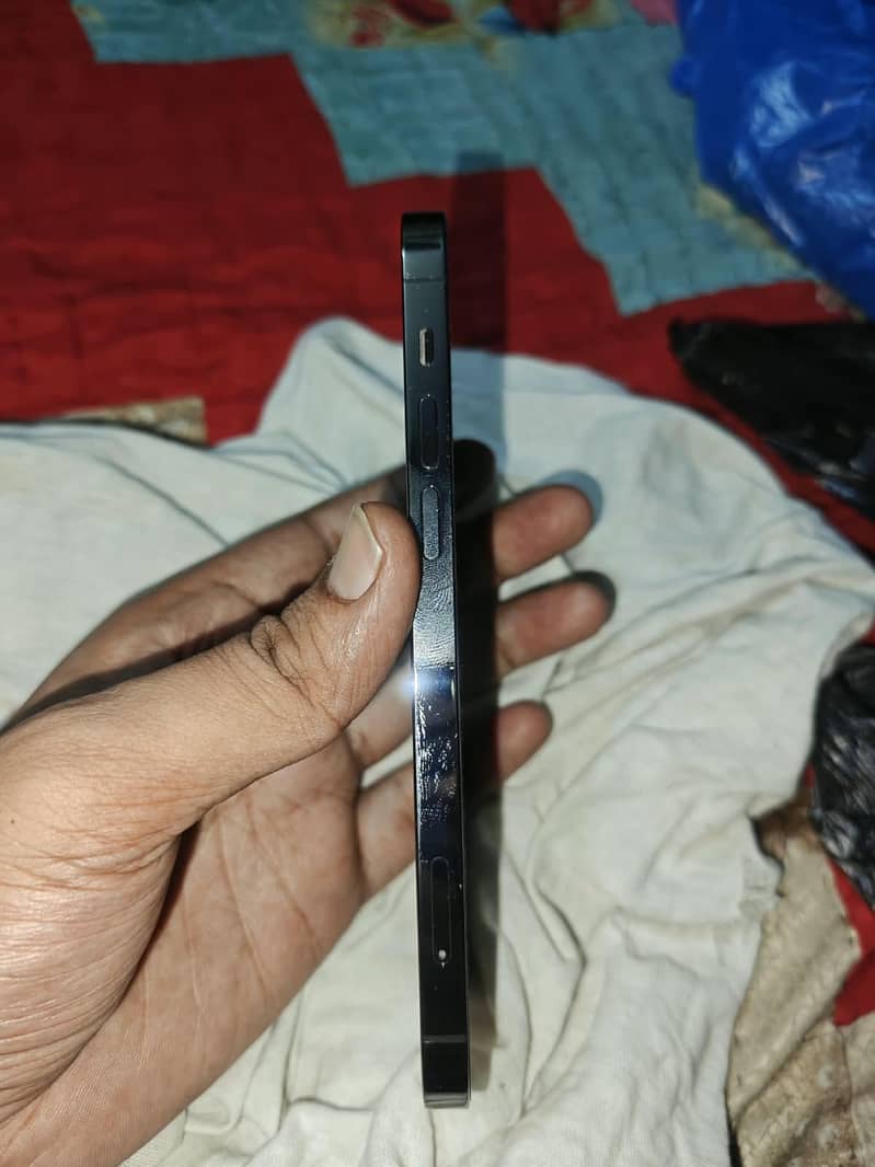 Apple iPhone 12 Pro 4