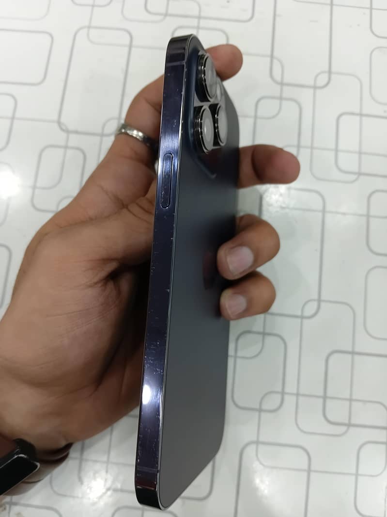Apple iPhone 14 Pro Max 3