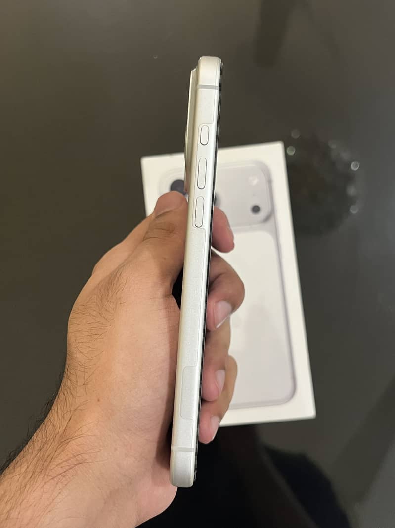 Apple iPhone 17 Pro Max 2