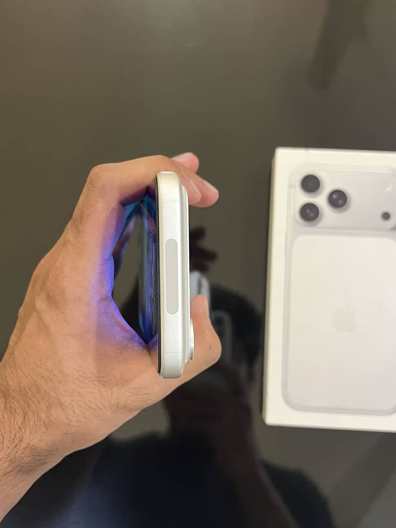 Apple iPhone 17 Pro Max 6