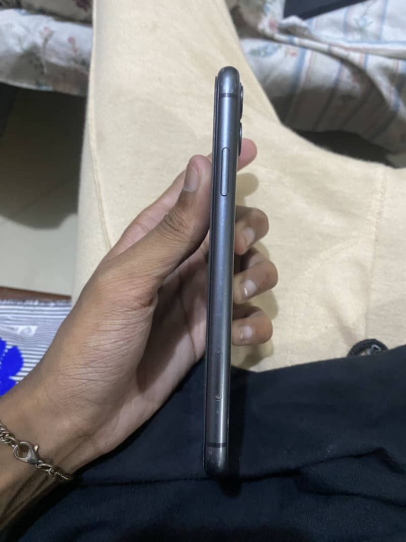 Apple iPhone 11 0