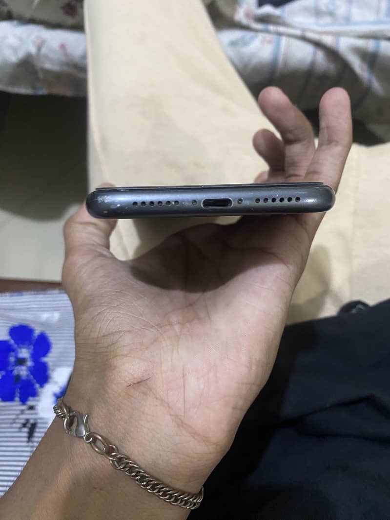 Apple iPhone 11 2