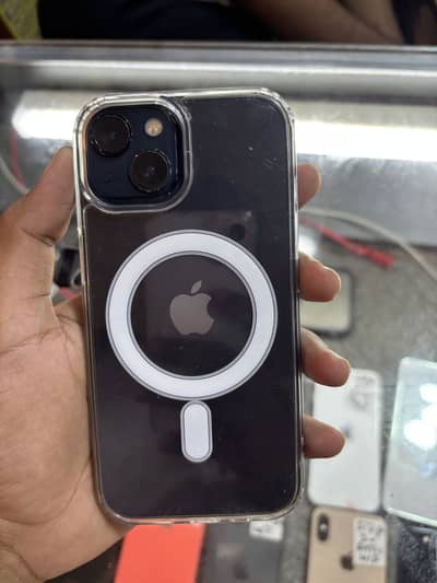 Apple iPhone 13