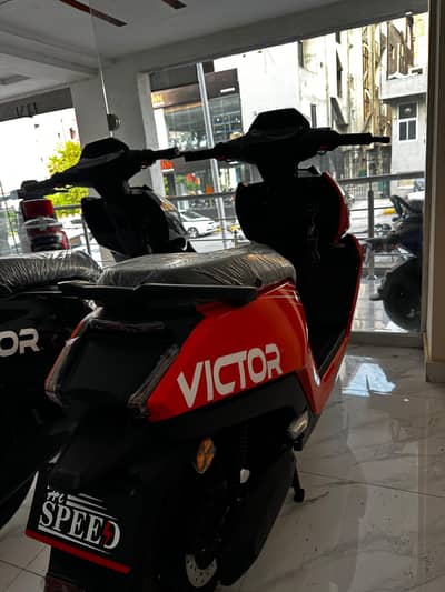 Hi speed Victor