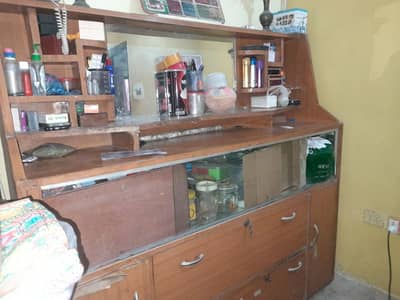 Showcase, Drawers