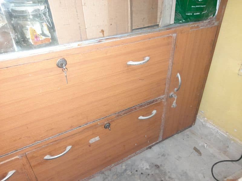 Showcase, Drawers 1
