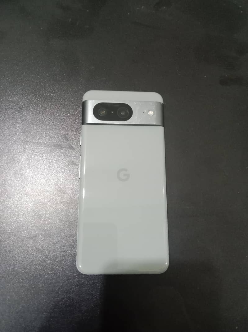 Google Pixel 8 4