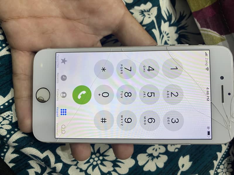 Apple iPhone 7 3