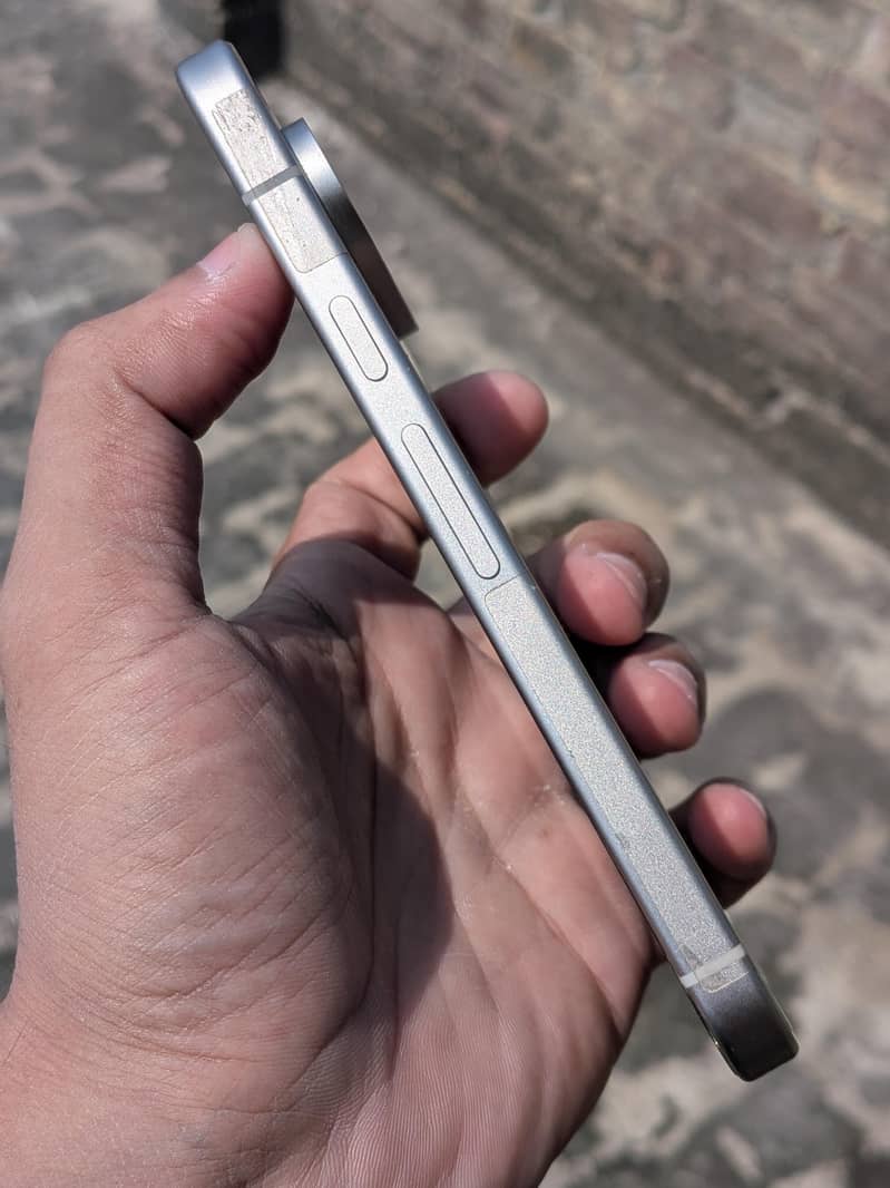 Google Pixel 9 6