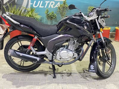 Suzuki GSX 125 black colour