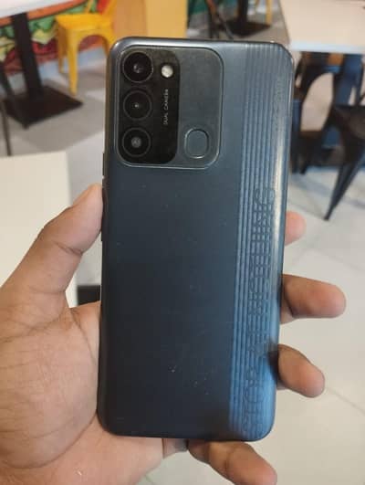Tecno Spark 8C