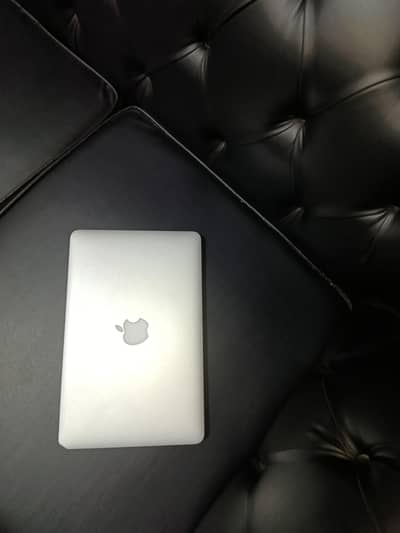 Apple MacBook Air 11' Mid 2011 | corei5| Light Weight Laptop | Good