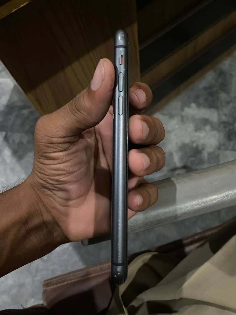 Apple iPhone 11 8