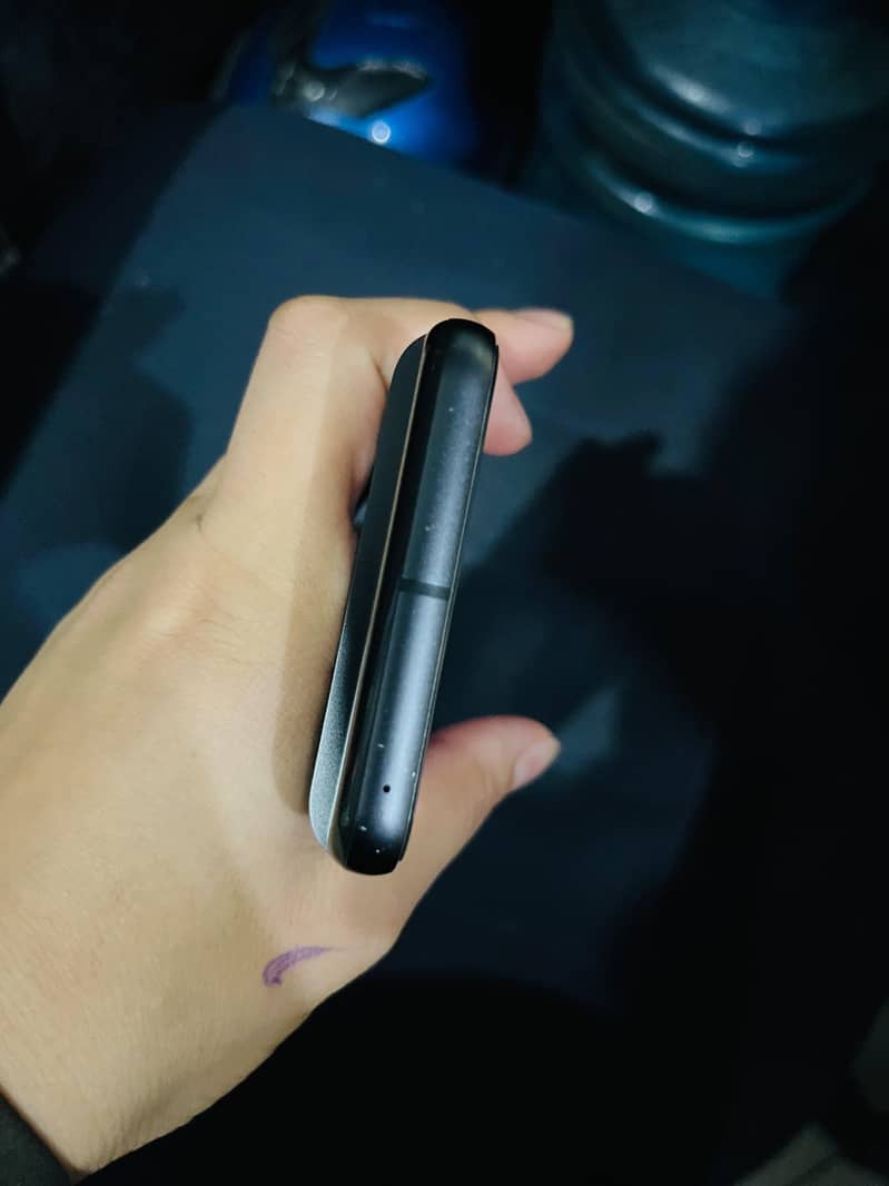 Google Pixel 8 4