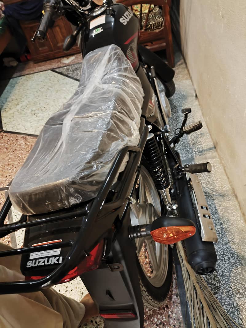 SUZUKI110 4