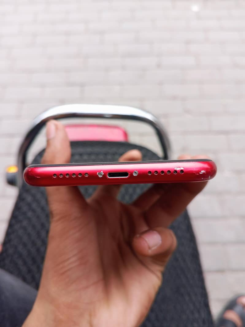 Apple iPhone 11 4