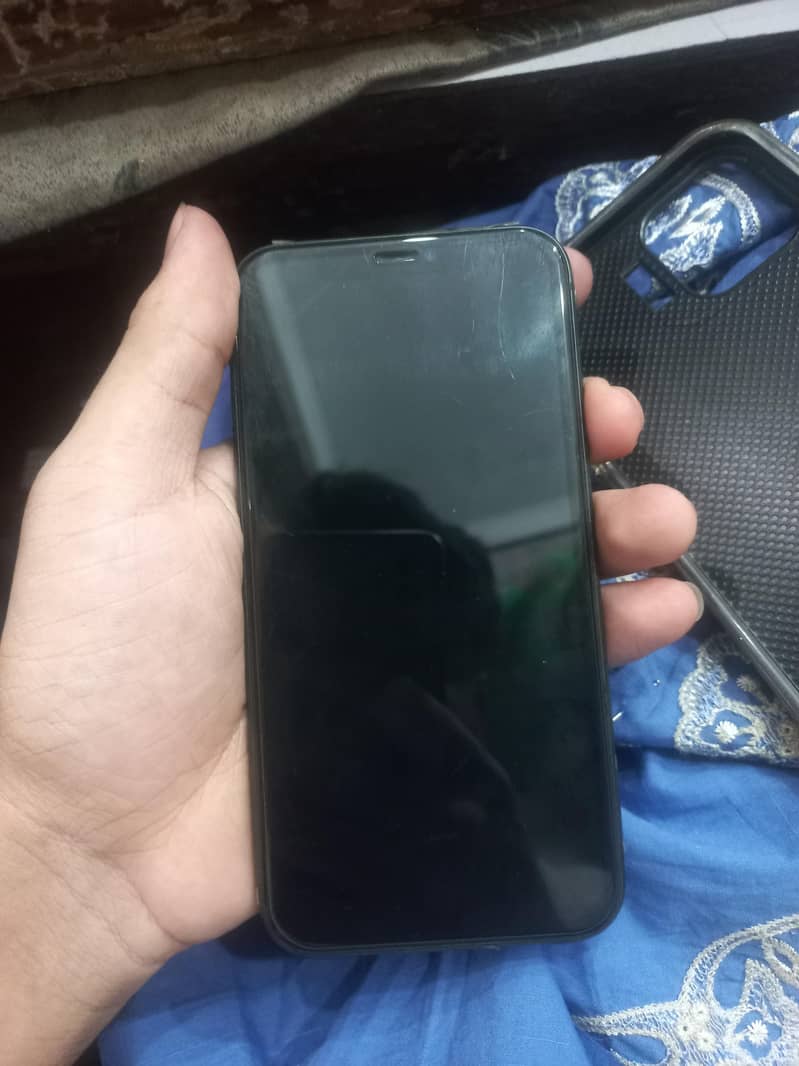 Apple iPhone 11 0