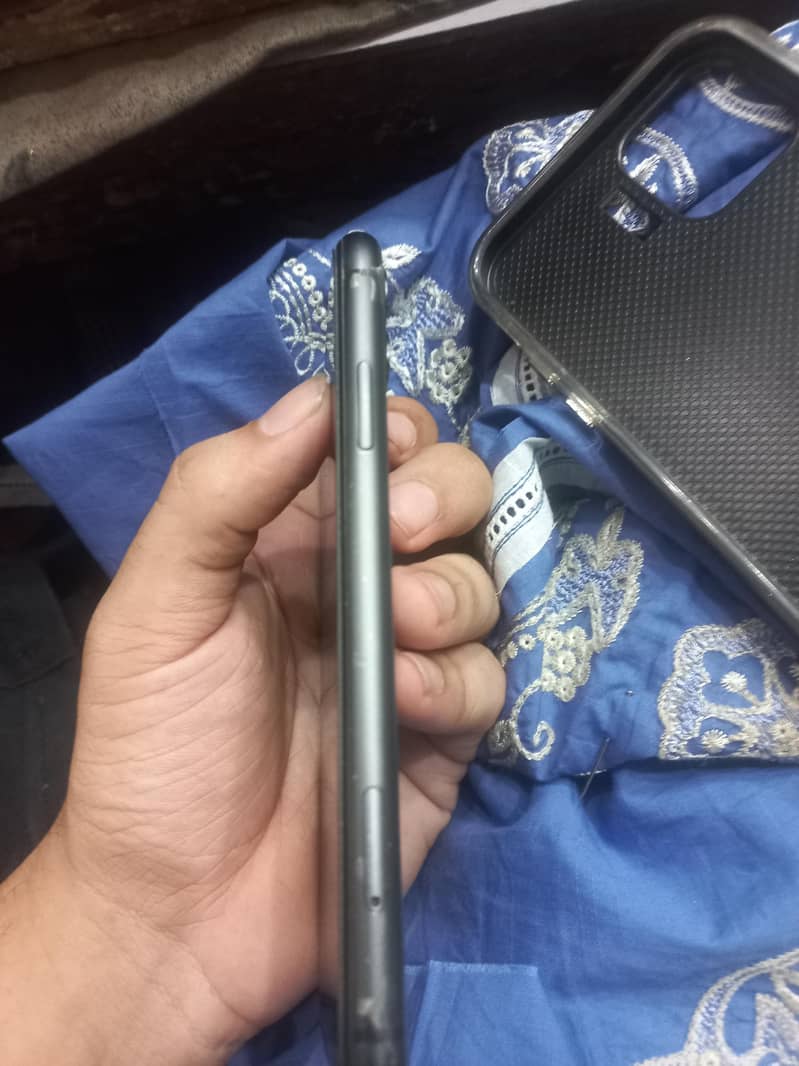 Apple iPhone 11 2