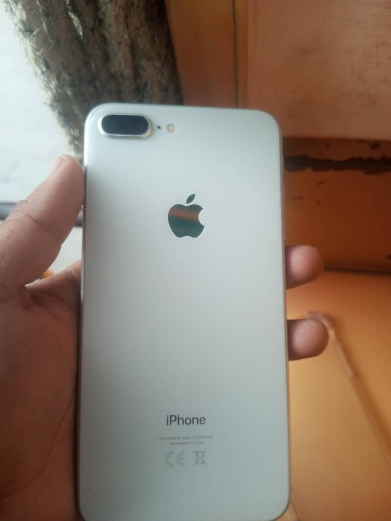 Apple iPhone 7 Plus 3