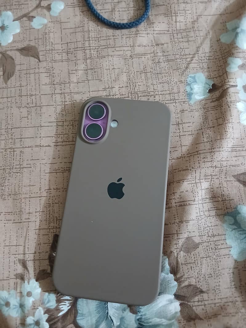 Apple iPhone 16 Plus 1