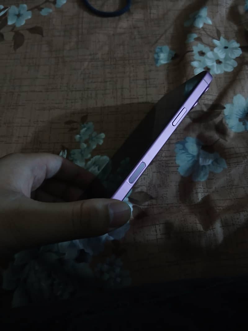 Apple iPhone 16 Plus 6