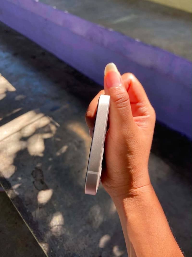Apple iPhone 12 1