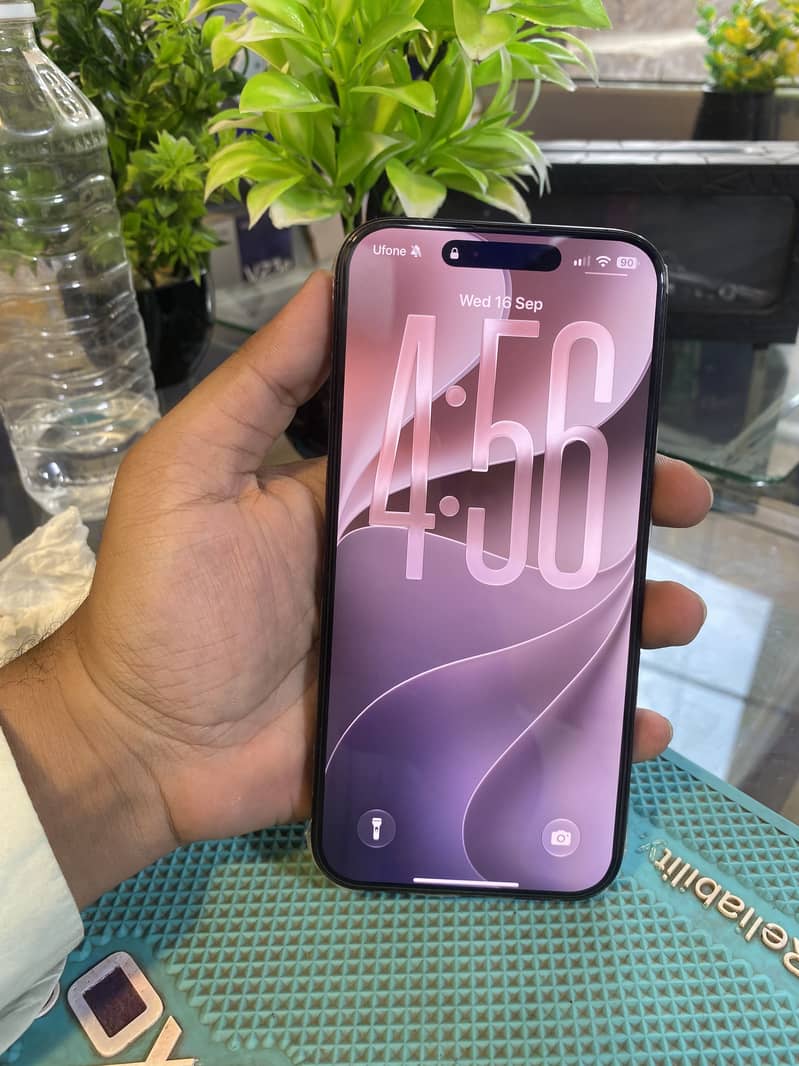iphone 16 pro max 1
