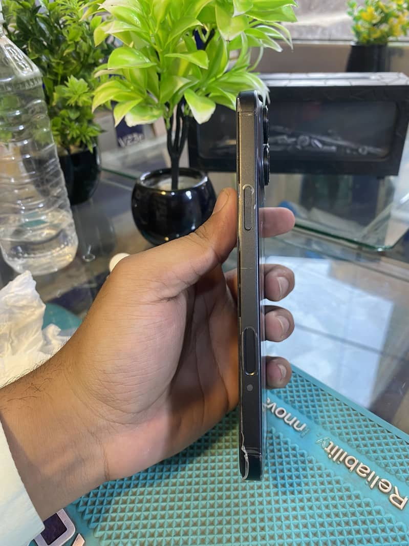 iphone 16 pro max 4