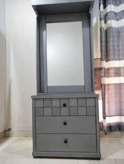 Dressing Table with Drawers