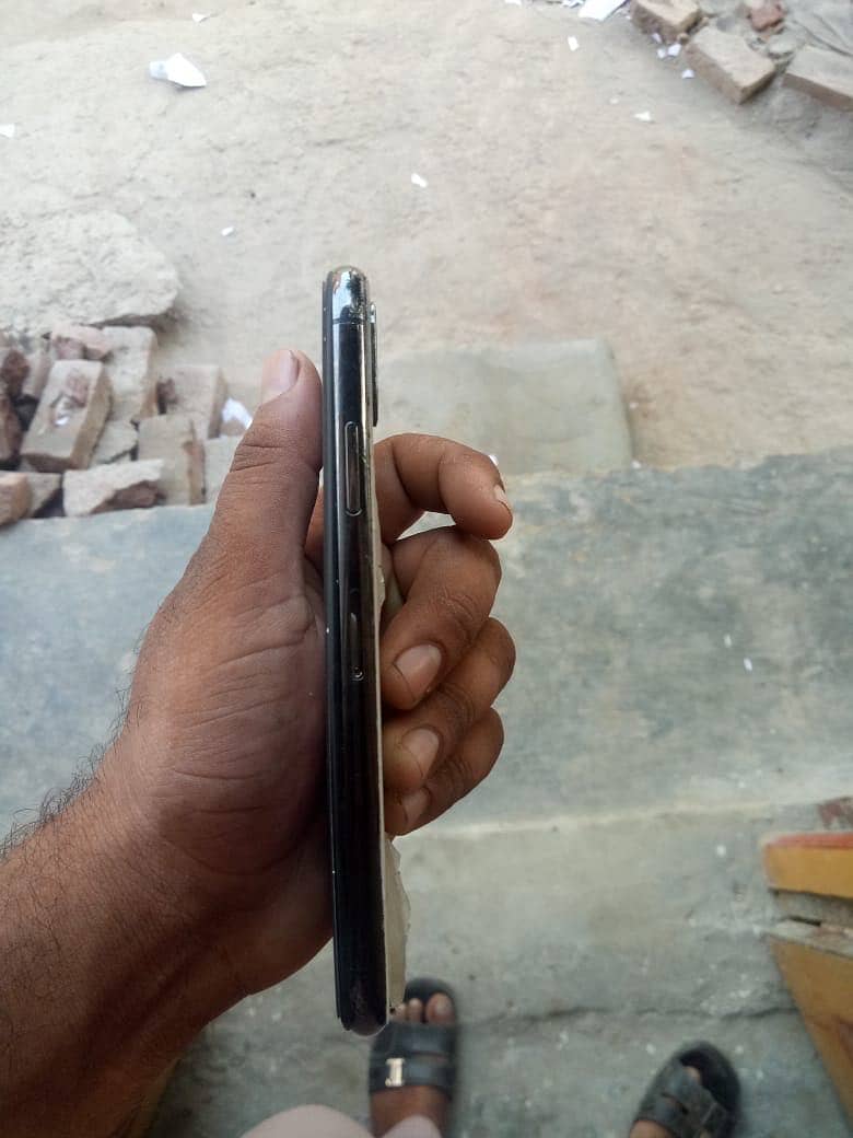 Apple iPhone XS 0