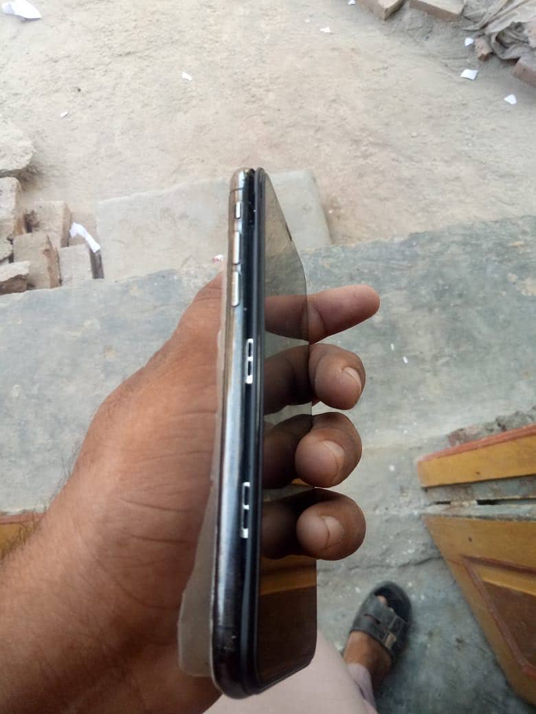 Apple iPhone XS 1
