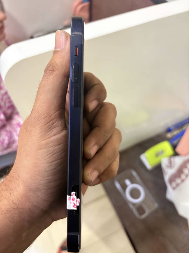 Apple iPhone 12 1