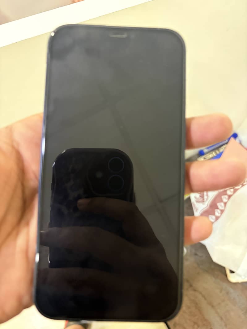 Apple iPhone 12 3