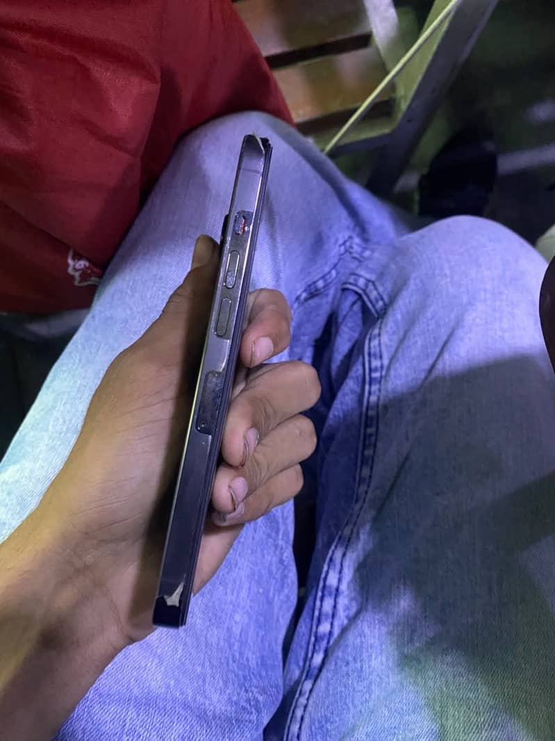 Apple iPhone 13 Pro 1